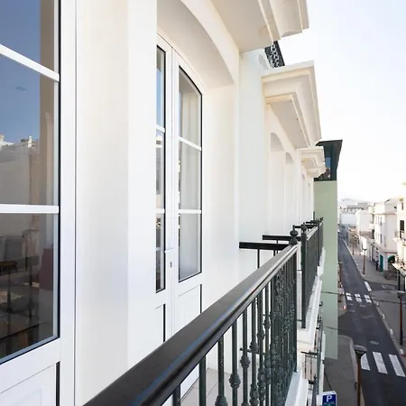 & Balcony 3d דירה *